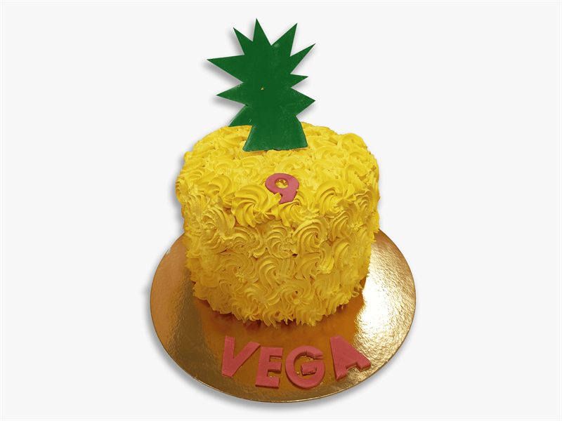TARTA CON FORMA DE PIÑA
